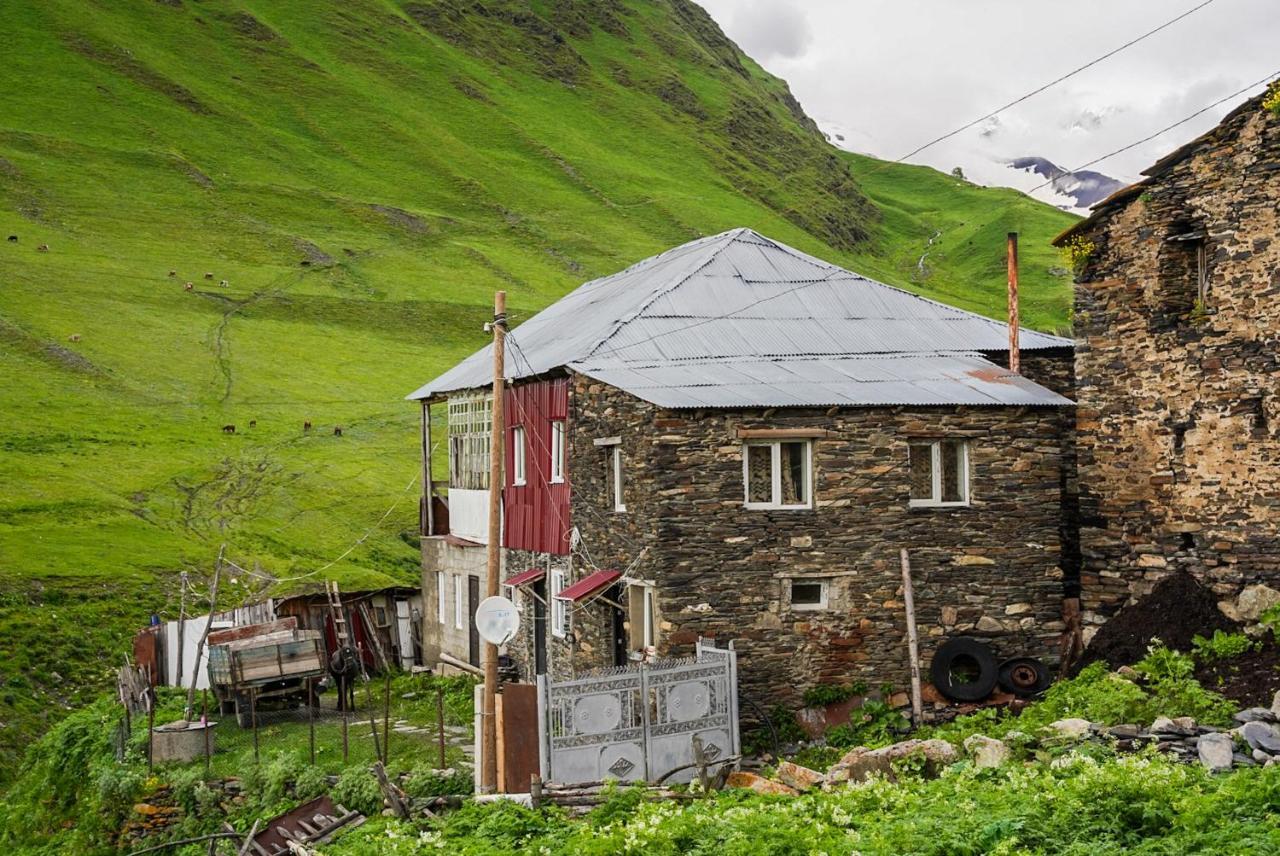 Bori'S Guesthouse Ushguli Exterior photo